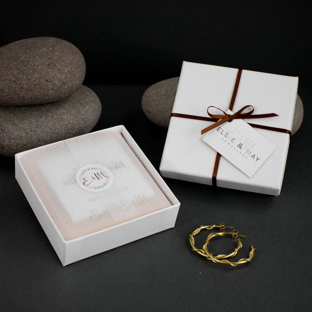 Seed Charm Necklace - 18kt gold Vermeil